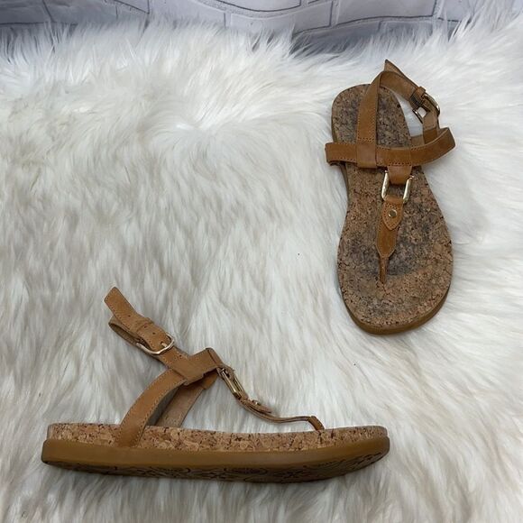 UGG Tan Leather Madonna Thong Sandals Sz 6.5 - Picture 2 of 7